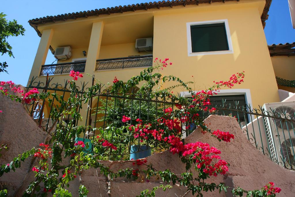 Aegli Hotel Perama  Buitenkant foto