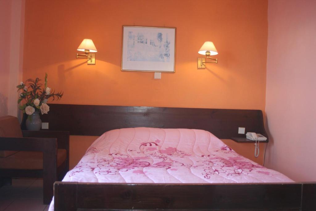 Aegli Hotel Perama  Buitenkant foto
