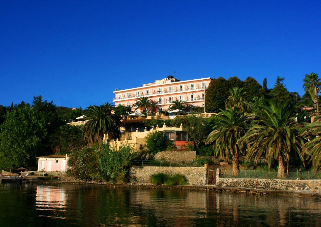 Aegli Hotel Perama  Buitenkant foto