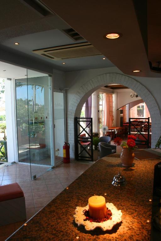 Aegli Hotel Perama  Buitenkant foto