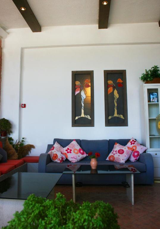 Aegli Hotel Perama  Buitenkant foto