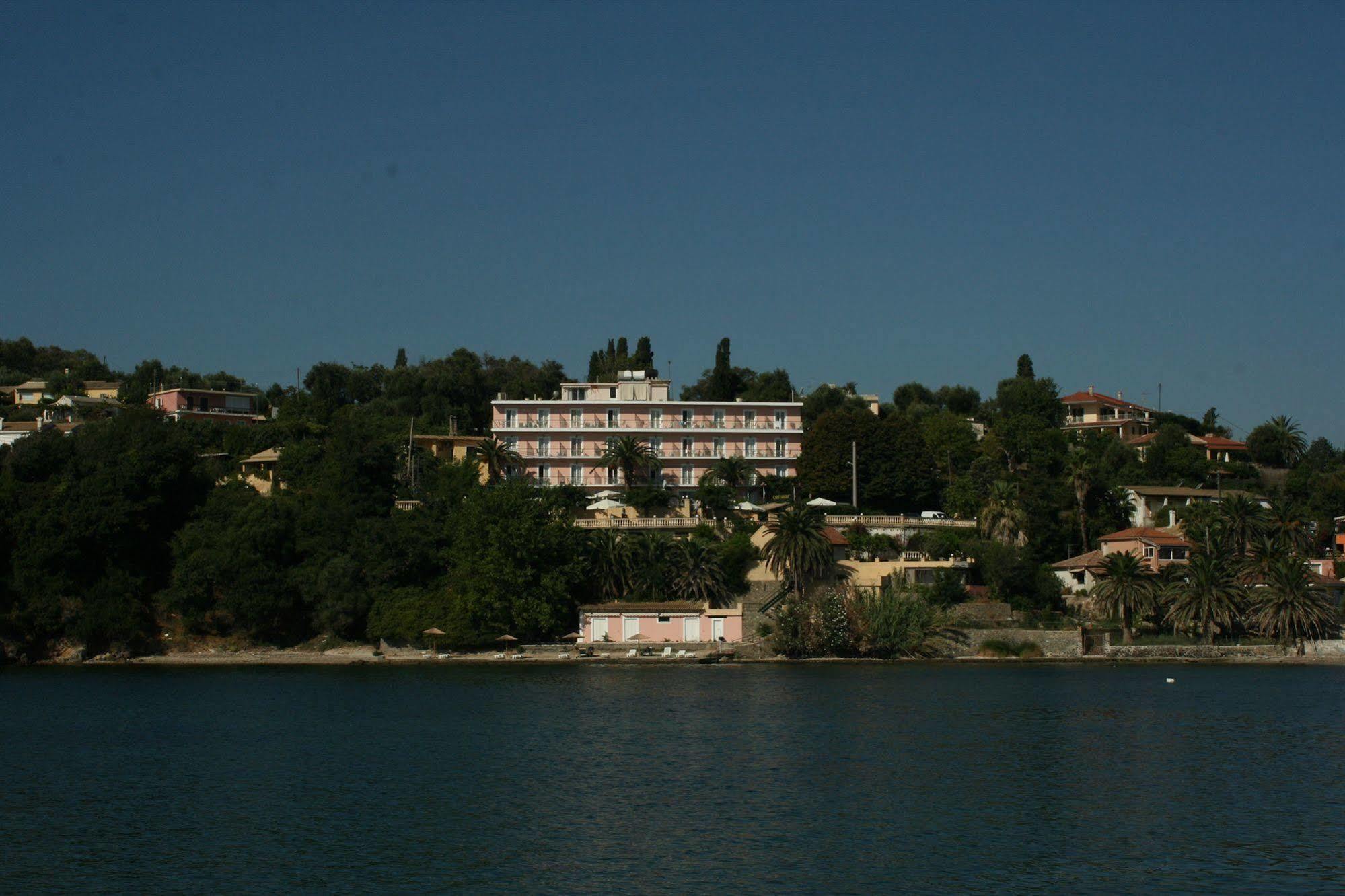 Aegli Hotel Perama  Buitenkant foto