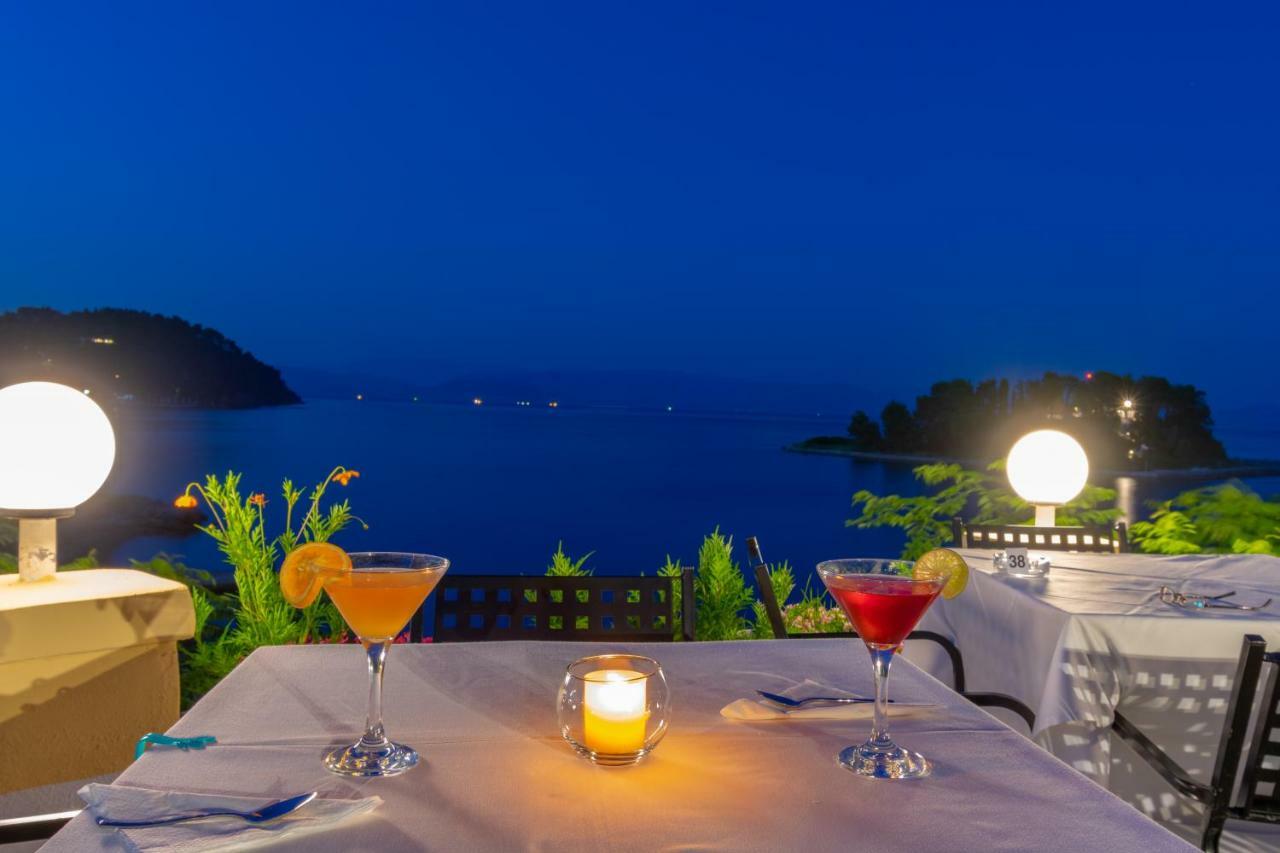 Aegli Hotel Perama  Buitenkant foto